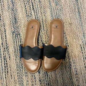 Shade & Shore Black and Brown Minimalist Sandals